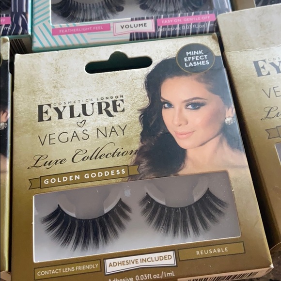 New! 6 pair of lashes! Costume Halloween - Picture 2 of 3